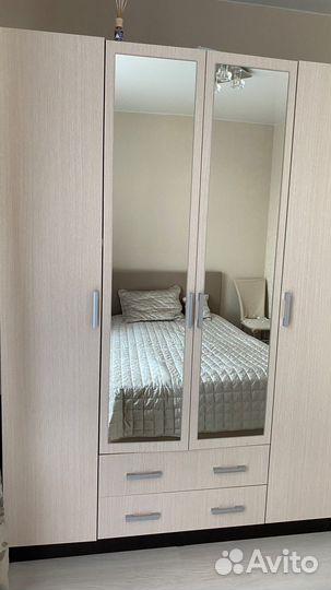 Шкаф распашной Квадро