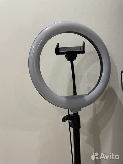 Кольцевая лампа 26 см со штативом