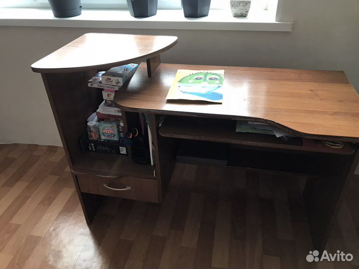 Компьютерный стол