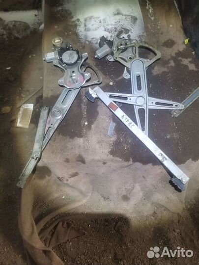 Toyota Auris трапеция стеклоподъёмника