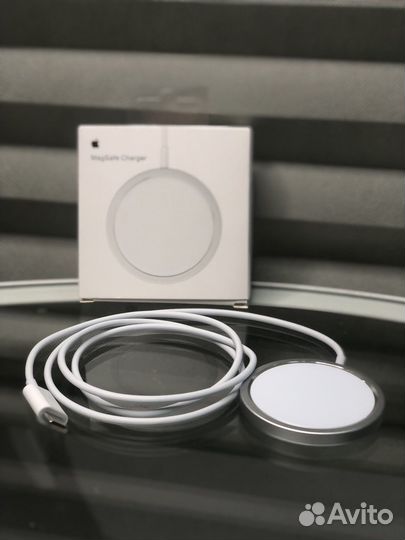 Беспроводное зарядное устройство на iPhone