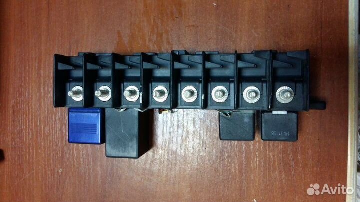 Блок предохранителей Audi A4 1.6 1998