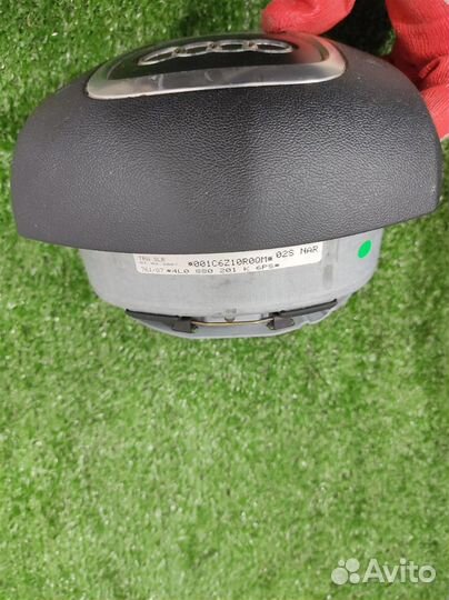 Подушка безопасности в руль Audi Q7 (4LB) 2007