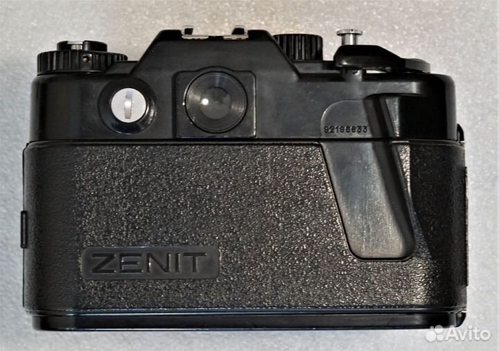 Пленочный зеркальный фотоаппарат Зенит 122
