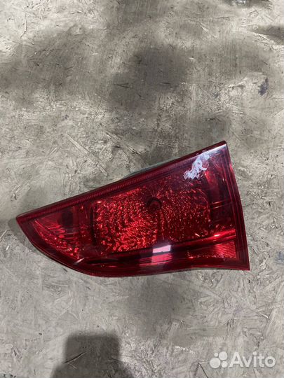 Фонарь правый внутренний Mitsubishi Pajero Sport 2