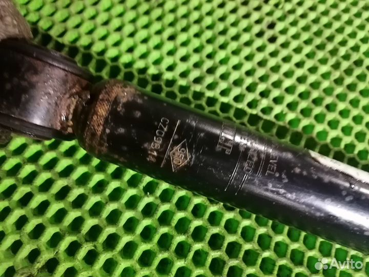 Задний амортизатор на Сандеро II 2015-нв