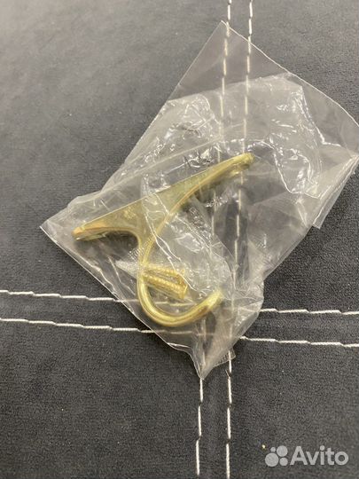 Крючки для одежды,дверные замки