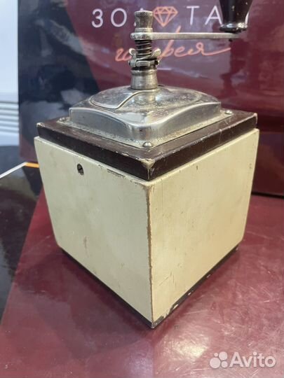 Мельница Ручная Старинная