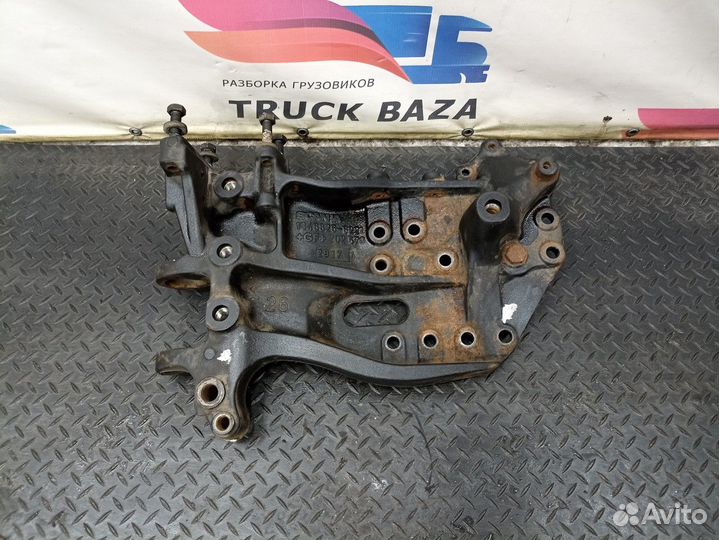 Кронштейн переднего бампера левый Scania 5-series