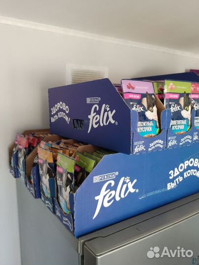 Влажный корм для кошек wiskas и Felix