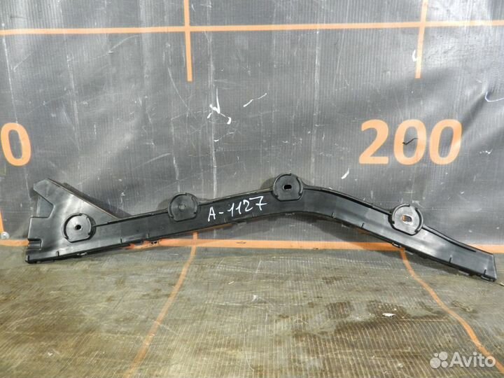 Кронштейн бампера заднего правый- Skoda Rapid