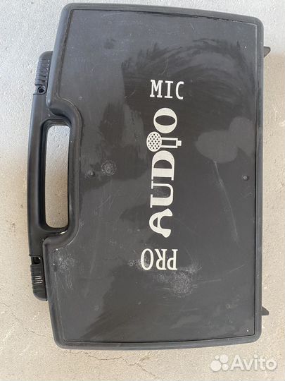 Студийный микрофон