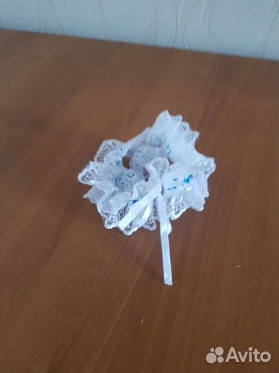 Свадебная подвязка новая с голубой лентой