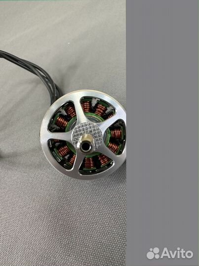 Мотор E-max 2807 1300 kv