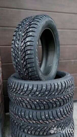 Nokian Tyres Hakkapeliitta 9 SUV 235/65 R17 105T