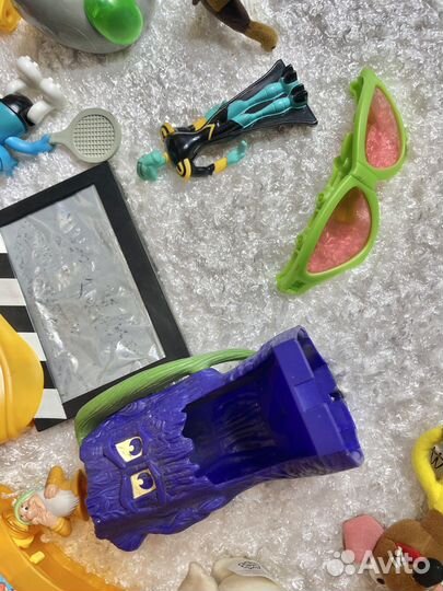 Пакетом 14 игрушек McDonald’s Happy meal 2000