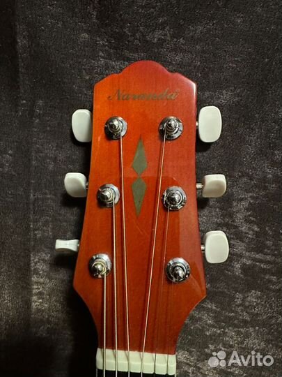 Акустическая гитара