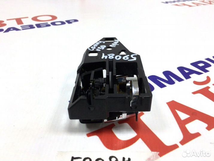 Ручка двери внутренняя правая Toyota Camry 50 / 55