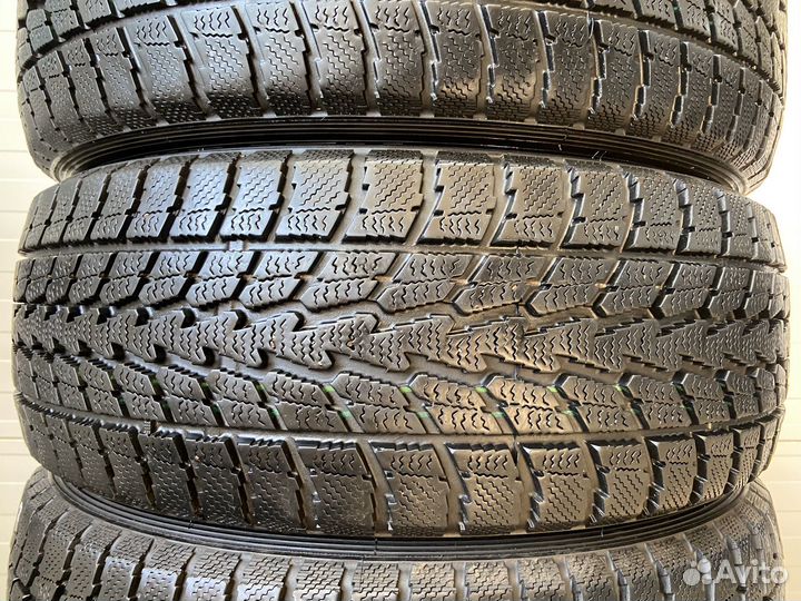 Toyo Winter Tranpath S1 215/60 R17 96Q