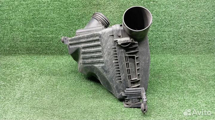 Корпус воздушного фильтра Hyundai Genesis