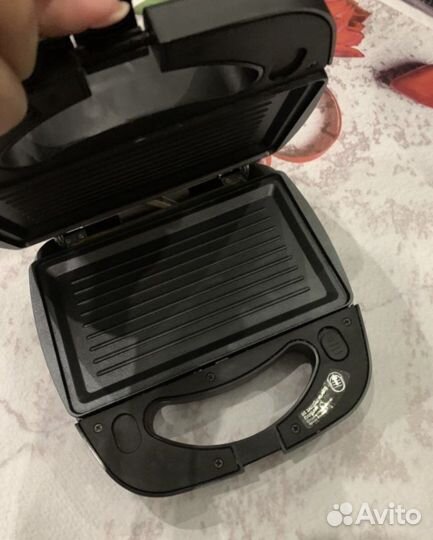 Электрическая вафельница