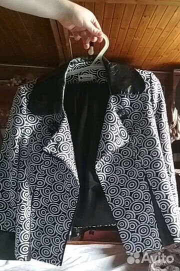 Продам женские костюмы