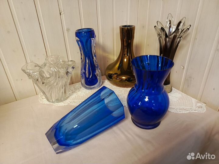 Вазы гутное, цветное стекло