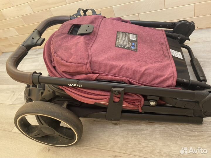 Коляска прогулочная Carrello Bravo