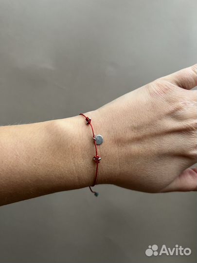 Браслет красная нить серебро kurshuni