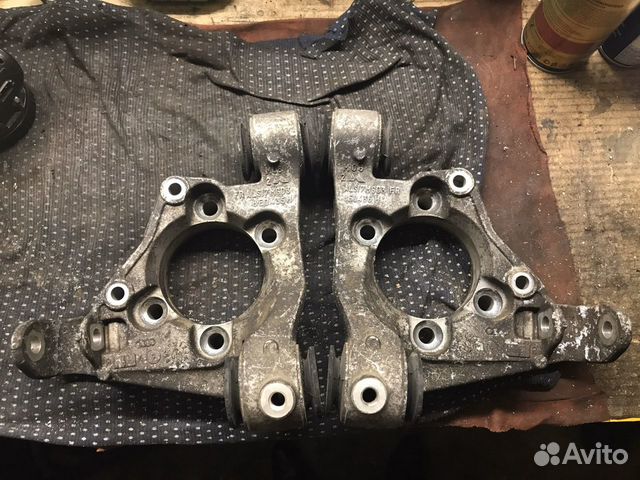 S6 C5 кулак задний (левый и правый)