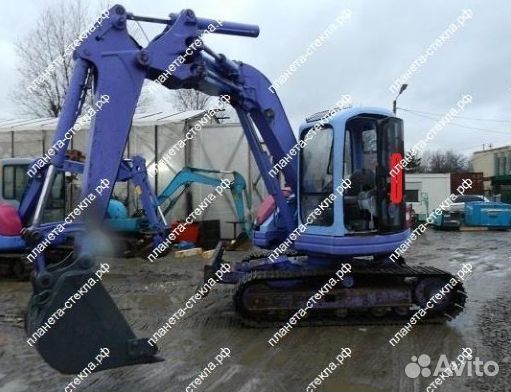 Стекло для мини-экскаватора Komatsu PC 75 с достав