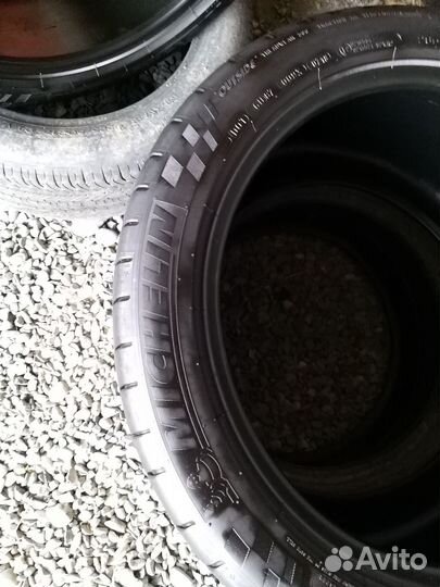 Michelin Pilot Super Sport 285/35 R18 101Y