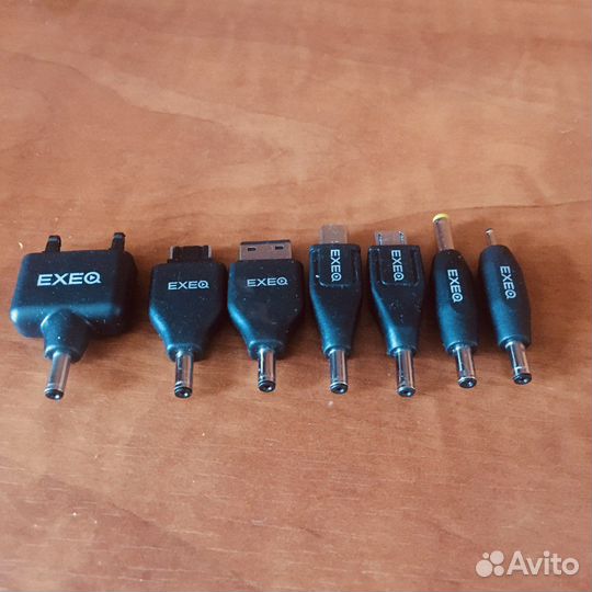 Кабели mini USB, зарядка и набор переходников