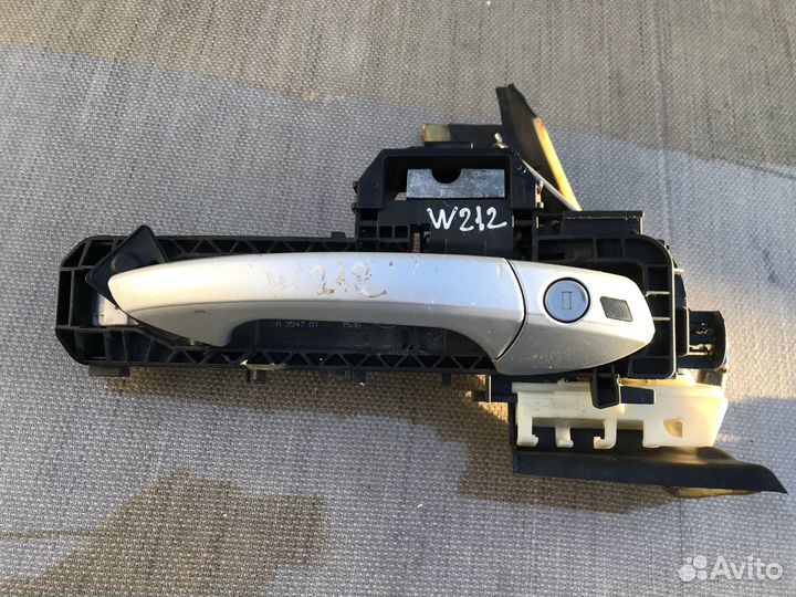 Mercedes W212 E-Class передняя правая ручка