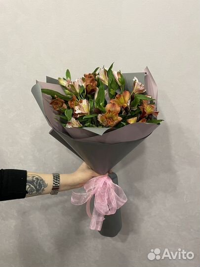 Монобукет цветов из альстромерии, доставка