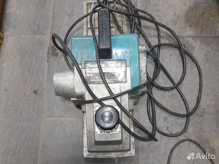 Рубанок makita 1806 B