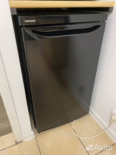 Холодильник компактный Liebherr Tb 1400 черный