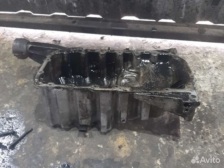 Поддон Audi A6 C6 2.0 TDI