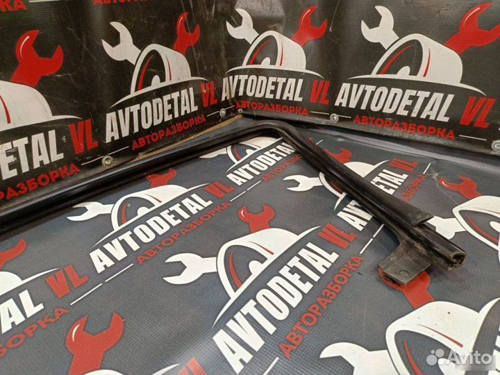 Уплотнительная резинка Toyota Wish Xe10 минивэн