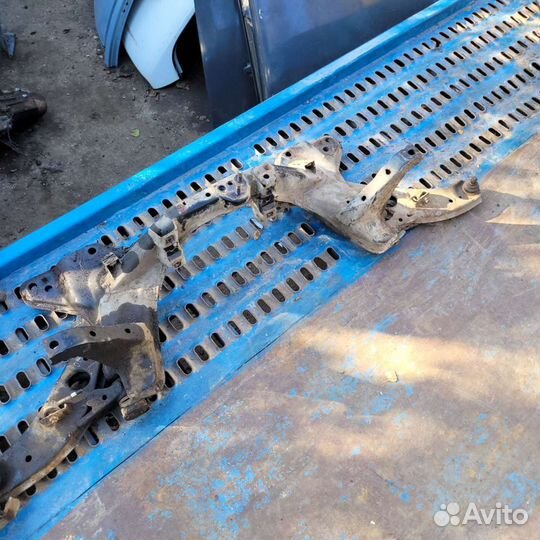 Подрамник на кия кларус 2л