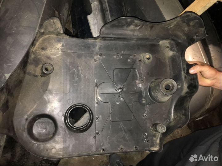 Пластиковая крышка двс для ауди А4 Б5