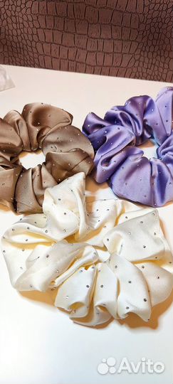 Резинка для волос со стразами