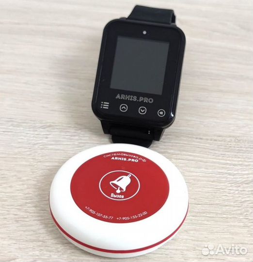 Кнопка вызова персонала и часы в салон красоты