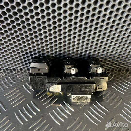 Блок управления стеклоподъемниками Hyundai Solaris