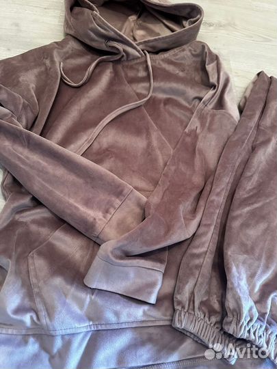 Спортивный костюм женский