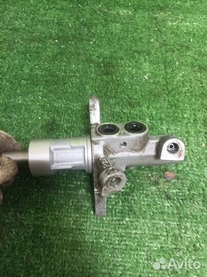 Главный тормозной цилиндр Opel Astra J A16XER 2013