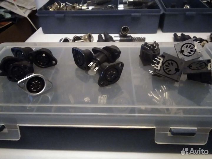 Штекеры гнезда точка-тре /5DIN и другие новые СССР