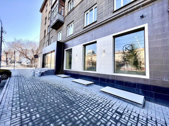 Помещение с премиум ремонтом, первая линия, 213м²