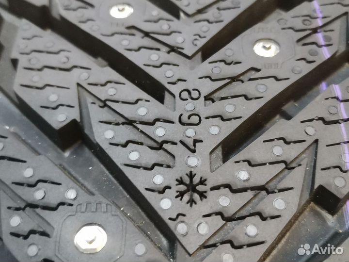 Nokian Tyres Hakkapeliitta 10p SUV 275/45 R21 и 315/40 R21