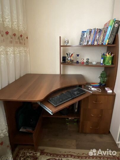 Компьютерный стол
